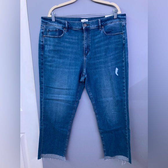LOFT Denim - LOFT Size 16 High Rise Girlfriend Distressed Classic Blue Cropped Jeans